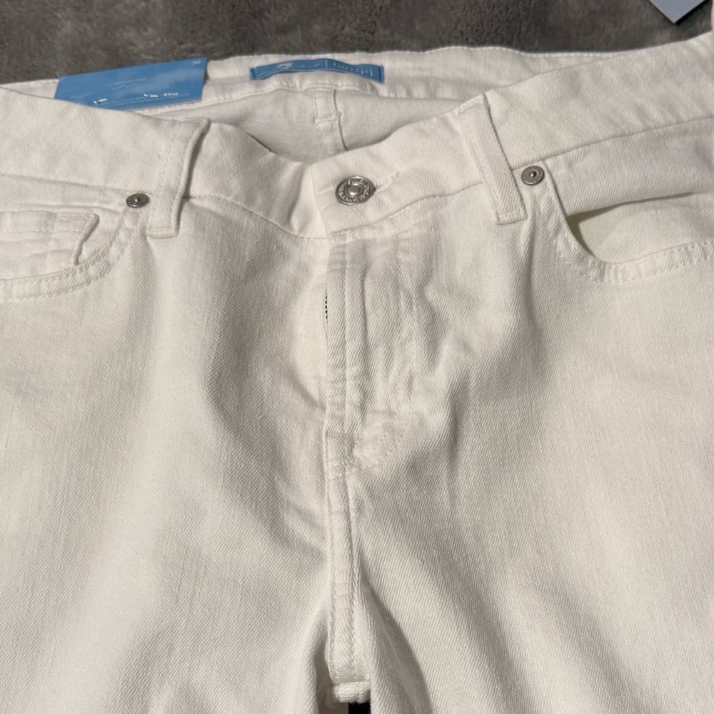 7 For All Mankind Women's white Kimmie Crop B(air) jeans